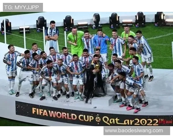 足球巨星赛场落泪动人瞬间引发无数球迷共鸣